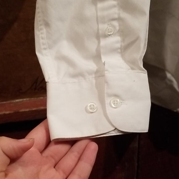 Button down - Picture 3 of 3